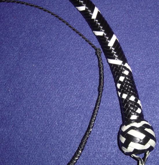 4ft Black and White 16 plait Signal Whip with Custom interchangable Cracker.jpg